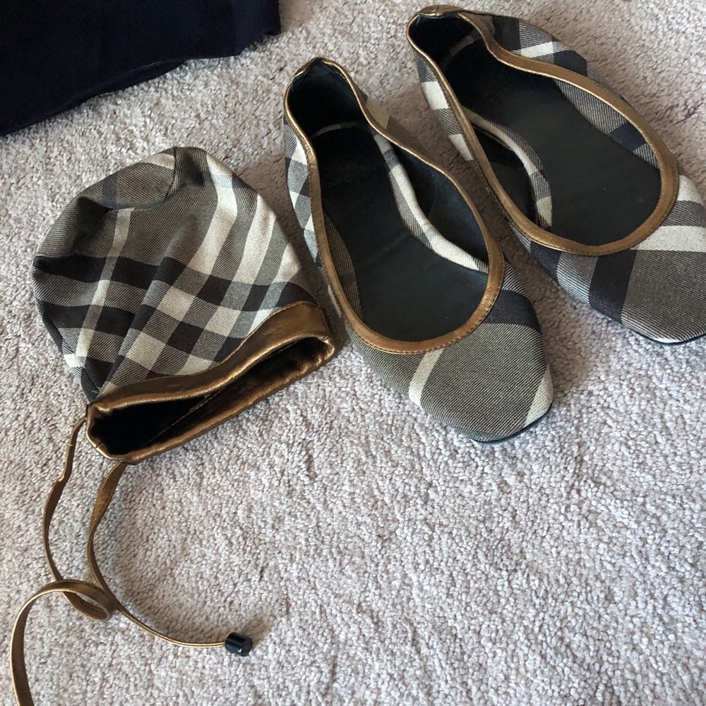 Burberry slippers